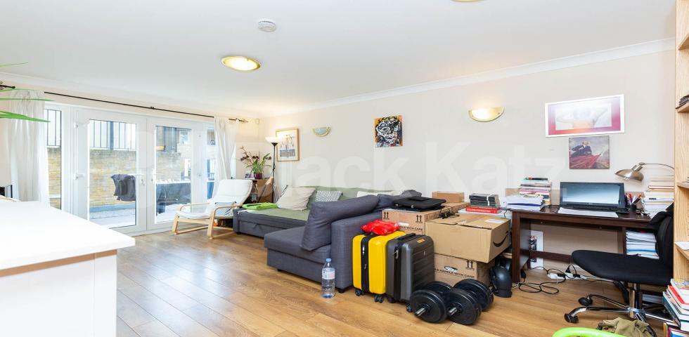 			1 Bedroom, 1 bath, 1 reception Apartment			 Ensign Street E1, Aldgate / tower Hill